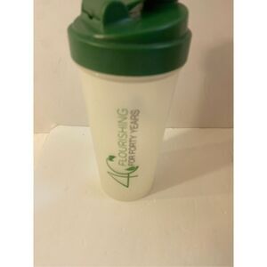 Arbonne shaker cup green lid